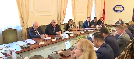 Bushati prezanton projekt-ligjin për pakicat