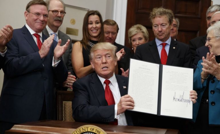 Trump firmos sërish ndryshimin e Obamacare
