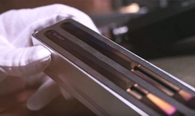 Çmendet Apple, prodhon këllëfin më të shtrenjtë se vet iPhone