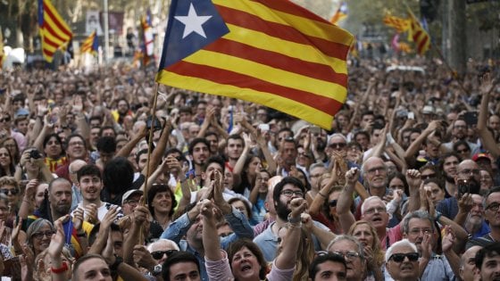 Madridi kundërpërgjigjet si Sllobo në 1989-n: i heq autonominë Katalonjës