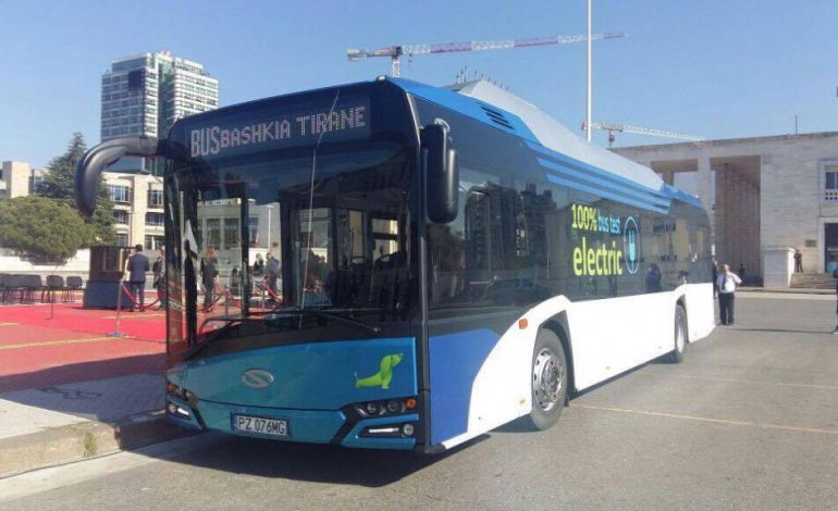 FOTO/ Vjen autobuzi i parë elektrik në Tiranë