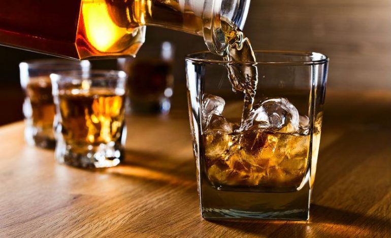 Studimi impresionues, alkooli ju ndihmon t’i flisni më mirë gjuhët e huaja