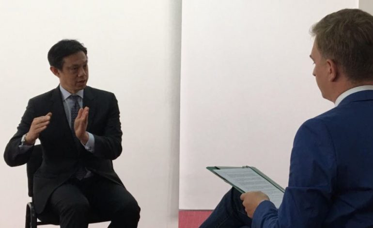 INTERVISTA-VOA/ Hoyt Brian Yee: Në Shqipëri askush nuk mund të gëzojë imunitet nga ligji