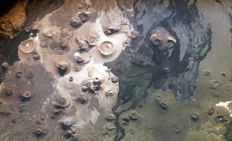 Zbulohen disa gurë misterioz në Arabinë Saudite përmes Google Earth (Foto)