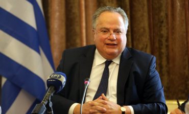 Ministri i Jashtëm grek Kotzias: Zgjedhje e mençur e Shqipërisë që prish ndërtesat në Himarë
