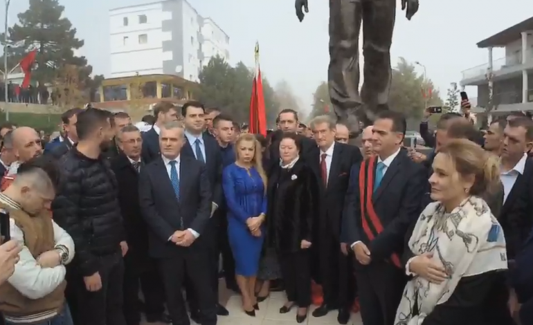 VIDEO/ Ditëlindja e Azem Hajdarit: Kryemadhi në krah të Berishës dhe Bashës në Tropojë