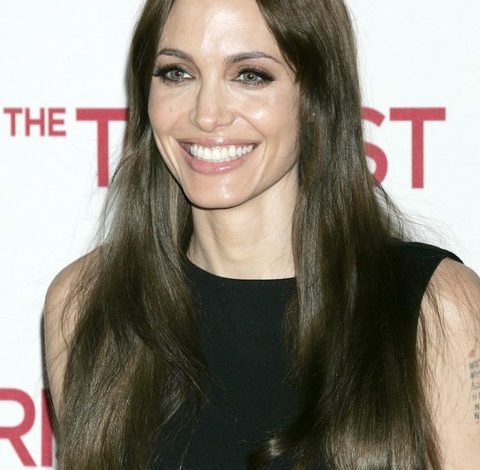 Angelina Jolie vjen me një pamje të re