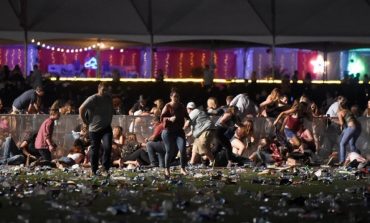 Detaje/ Sulmuesi i Las Vegasit shkrepi 90 plumba për 10 sekonda (Video)