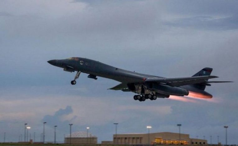 Avionë luftarakë mbi gadishullin Korean, SHBA stërvitje të përbashkët me Korenë e Jugut