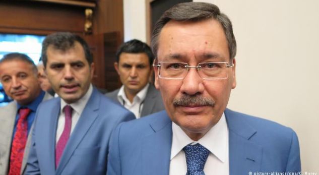Pas presionit nga Erdogan, dorëhiqet kryetari i bashkisë së Ankarasë