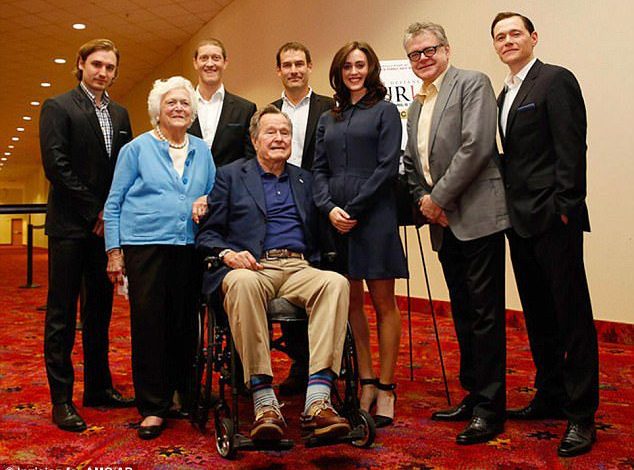 NGACMIMI SEKSUAL/ “Presidenti i moshuar Xhorxh Bush, më futi duart nga karroca”