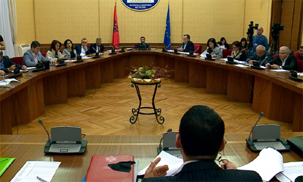 Pr.Buxheti 2018/ PD dhe LSI braktisin konferencën e kryetarëve
