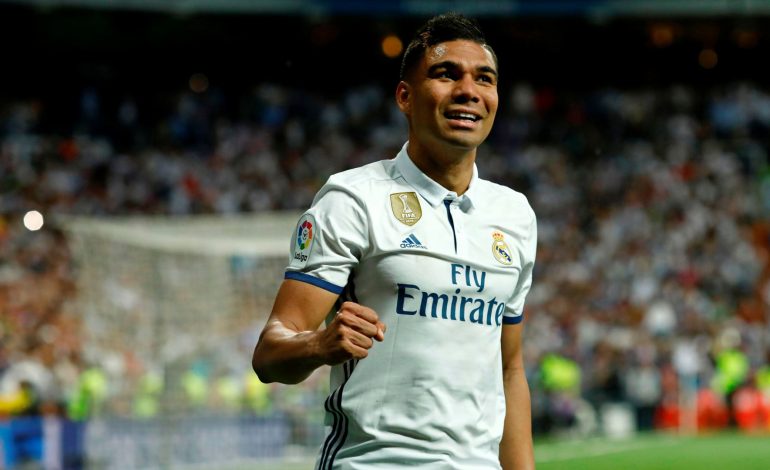 Manchester United “i qepet” Casemiros