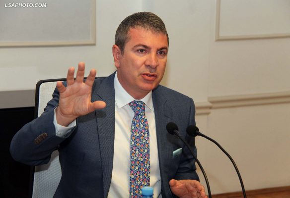 Gjiknuri, investimi 5 milionë dollarësh që do i japi Përmetit 24 orë ujë. Por qytetarët…
