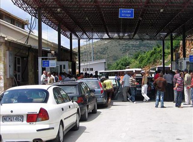 Kakavijë/ Bllokohet kalimi i makinave drejt Greqisë deri në 20 tetor