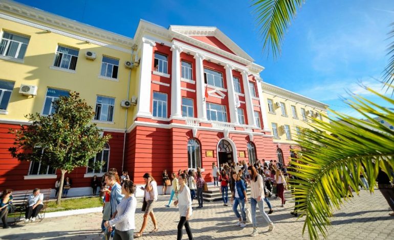 Universitetet, reforma që rezultoi më “zvicerania” në shtetin shqiptar