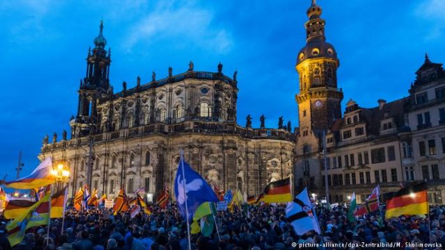 Gjermani, mijёra protestues kundёr racizmit, i bashkohen edhe nacionalistët e AfD
