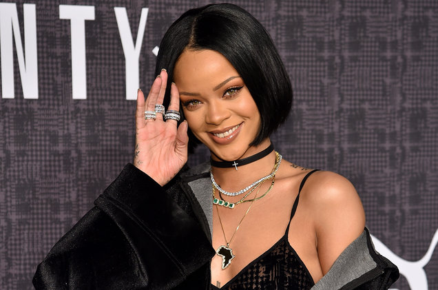 Rihanna, me stil dhe në formë (Foto)