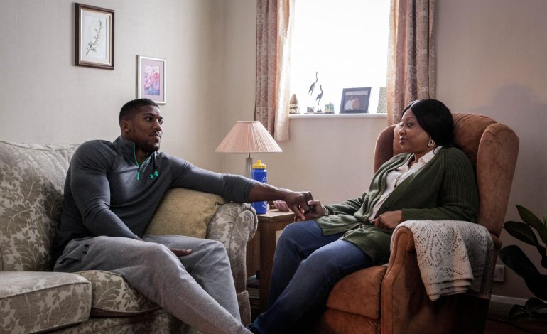 Jeta e thjeshtë e Anthony Joshuas, është baba i një djali dhe refuzon lidhjet afatgjate