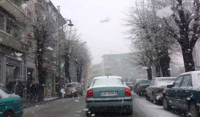Bien temperaturat, nis bora në Korçë