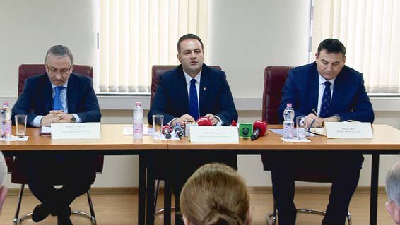 Plani sekret i Llallës për arrestime të krerëve të policisë dhe vizita e Çakos në SHBA