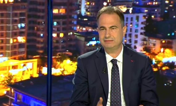 Deputeti Boçi përsërit fjalët e gazetarit Artan Hoxha: Video do dalin në ditët në vazhdim