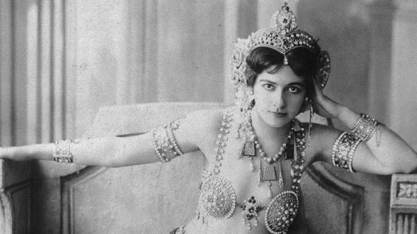 HISTORI/ Mata Hari, jeta e jashtëzakonshme e spiunes më legjendare të botës