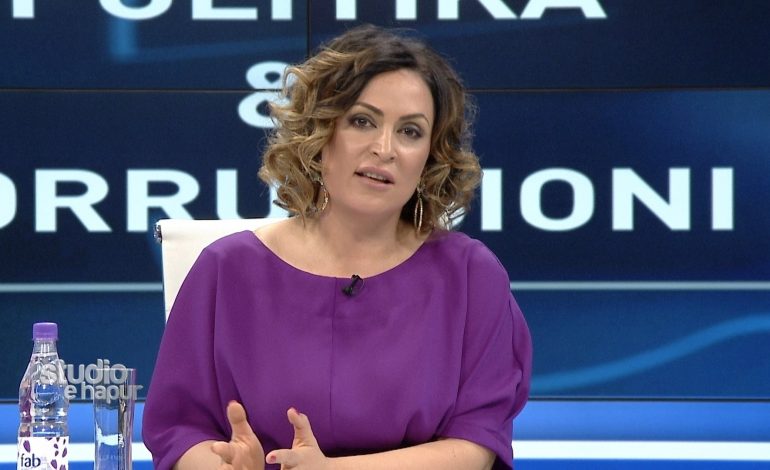 Ofendoi gazetarët/ Eni Vasili: Rama po shijon maksimalisht çdo gjë që bëri!