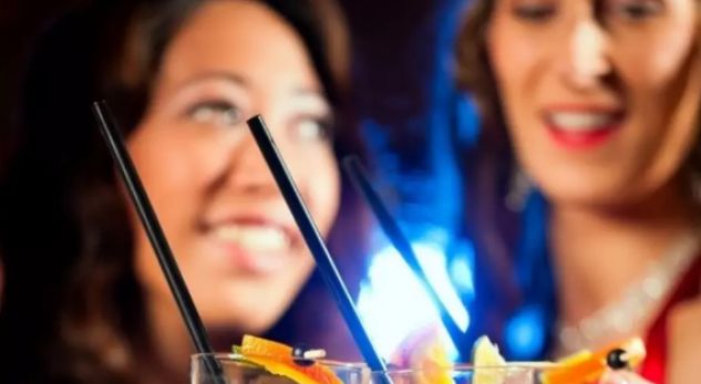 Ky bar ofron 25% zbritje në pije për gratë në cikël menstrual