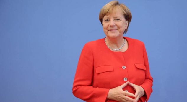 Merkel lëvdata dhe kritika për Turqinë
