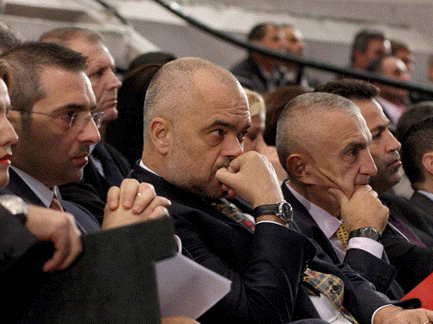 Kryemadhi plas bombën: Rama-Tahiri qendronin pas skenarit të Tom Doshit, për ekzekutimin e Metës