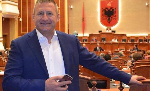 Nard Ndoka rikthehet filozof: Edhe Rama po kërkon prova për Sajen