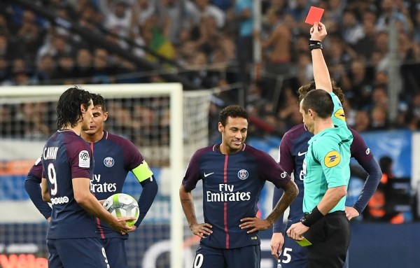 U ndëshkua me karton të kuq ndaj Marseille, ja sa ndeshje do të mungojë Neymar