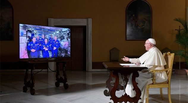 Video-mesazh me austronautët, Papa Françesku bën apel për mbrojtjen e planetit