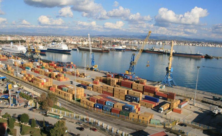 Shkëmbimet tregtare/ Italia, Rusia dhe Turqia bëjnë “namin” në portin e Durrësit