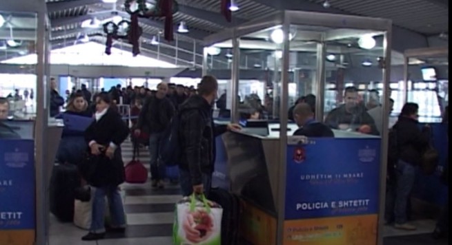 DETAJE-Me pasaportë false/ Ndalohet në Durrës terroristi i shumëkërkuar nga Turqia