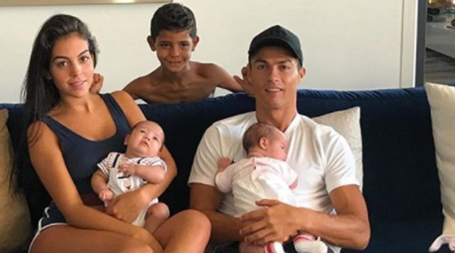 Ronaldo zbulon emrin dhe gjininë e foshnjes së katërt