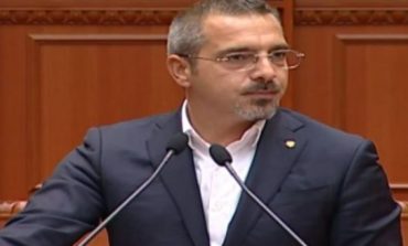 Parlamenti rrëzon me 75 vota arrestimin e Saimir Tahirit