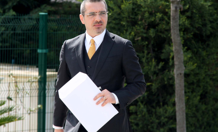 PRAPASKENA/ Prokuroria kërkoi arrestimin e Tahirit pas 2 dokumenteve tepër sekrete që solli mbrëmë Italia