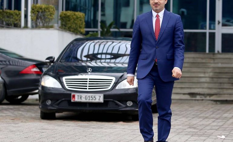 Tahiri sulmonprokurorinë: Po bëni politikë me rastin e Shullazit