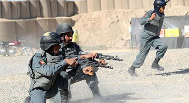 Vriten 13 oficerë të policisë në një sulm taleban në Kunduz