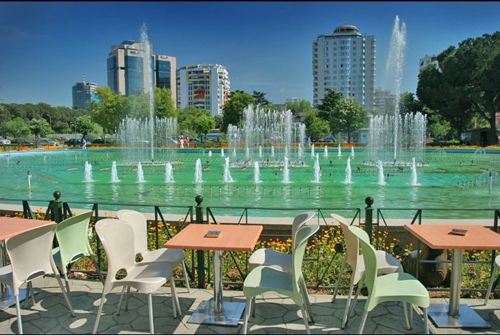 REPORTAZH/ “Vogue”: Tirana, nje aventure e jashtezakonshme Ballkanike