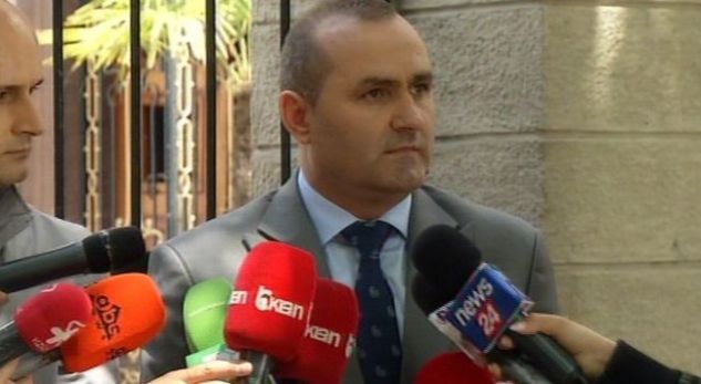 Deputeti i PS: Nëse prokuroria do kishte prova, Tahiri do arrestohej në flagrancë