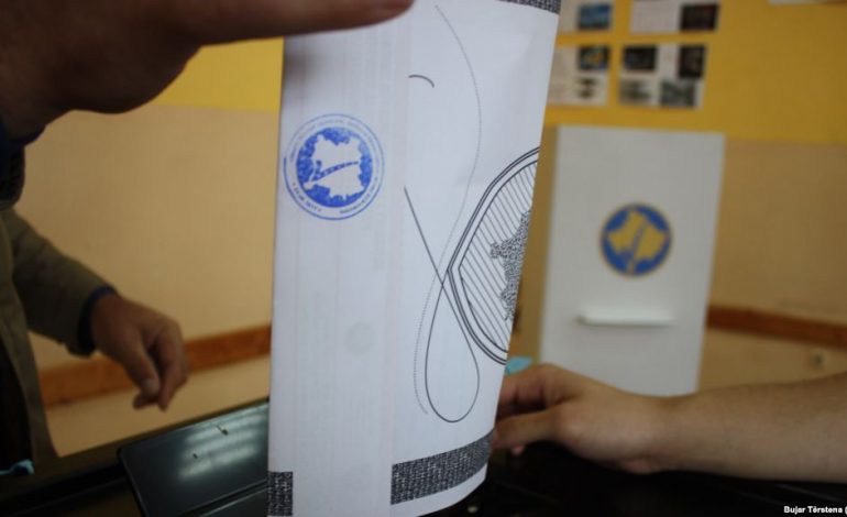 Kosovë-Mbyllen vendvotimet e zgjedhjeve lokale, paralajmërohen befasi në rezultate