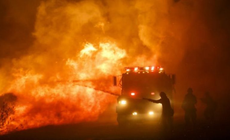 Zjarret në Kaliforni/ 35 të vdekur, mbi 5 mijë shtëpi të djegura