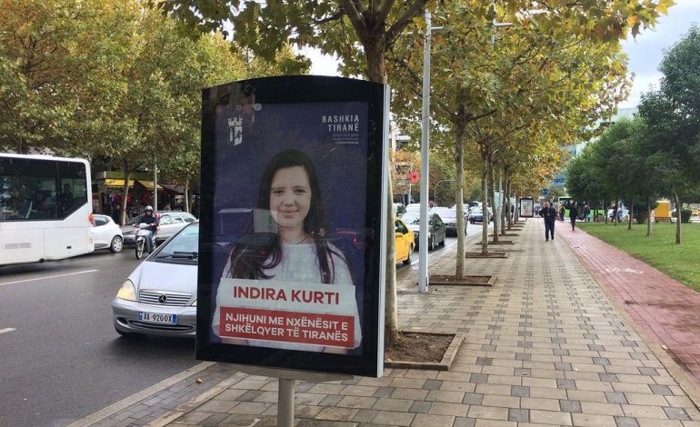 Veliaj mbush rrugët e qytetit me fotot e 100 gjimnazistëve ekselentë: Aseti më i madh janë njerëzit