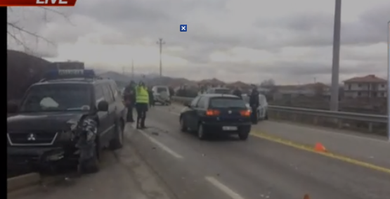 (VIDEO) Aksident në Korçë/ E përfshirë edhe makina e eskortës shoqëruese të Kryeministrit Rama