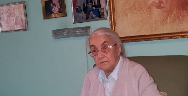 REPORTAZHI/ Një ditë në shtëpinë e Nexhmije Hoxhës: E kam gëzuar këtë jetë shumë….