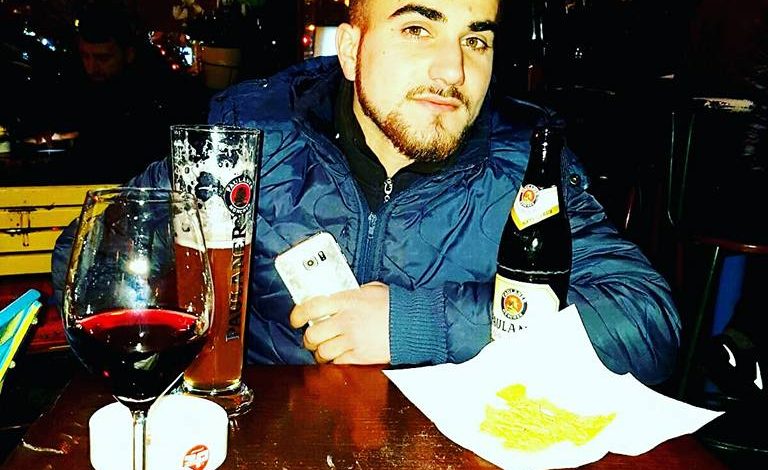 Kush është Edisoni, 22-vjeçari që vdiq në aksidentin e tmerrshëm ku humbi jetën dhe biznesmeni në Tiranë