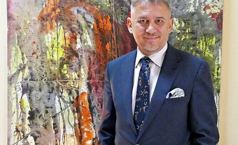 FOTO/ Vetëm një artist si Fate Velaj mund ta bëjë këtë në Ditën e Flamurit